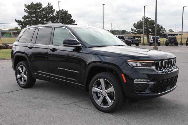 new 2025 Jeep Grand Cherokee car, priced at $49,751