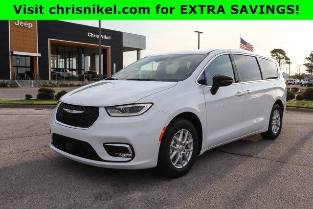 new 2026 Chrysler Pacifica car, priced at $44,416