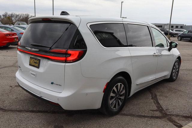 used 2023 Chrysler Pacifica Hybrid car, priced at $36,988