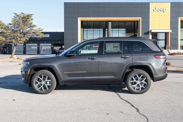 new 2025 Jeep Grand Cherokee car, priced at $45,708