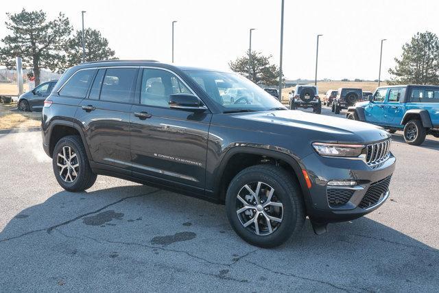 new 2025 Jeep Grand Cherokee car, priced at $45,708