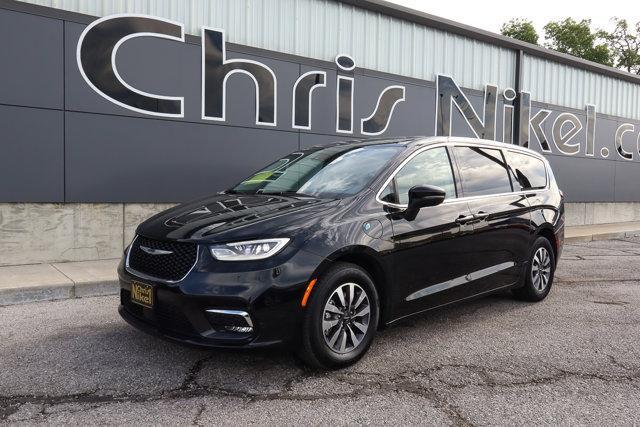 used 2023 Chrysler Pacifica Hybrid car, priced at $25,988