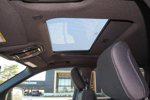 new 2025 Jeep Grand Cherokee car, priced at $40,988