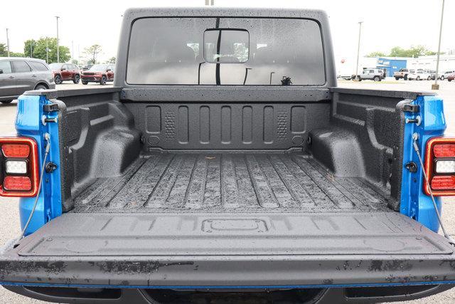 new 2025 Jeep Gladiator car, priced at $43,538