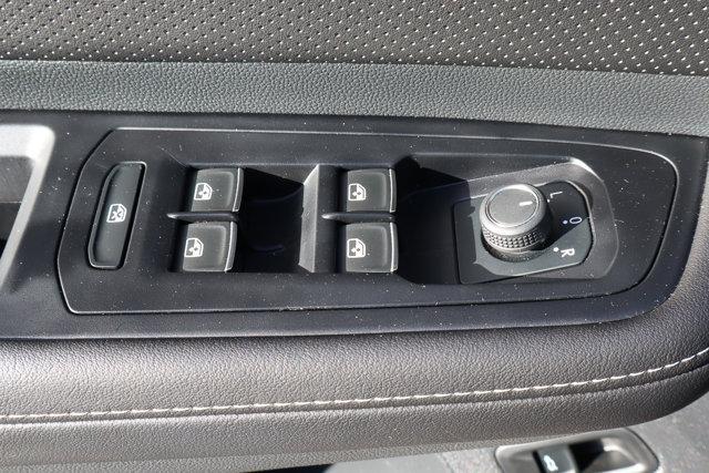 used 2025 Volkswagen Atlas car, priced at $35,988