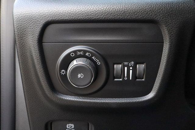 new 2025 Jeep Grand Cherokee car, priced at $47,988