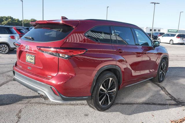 used 2021 Toyota Highlander car, priced at $33,788