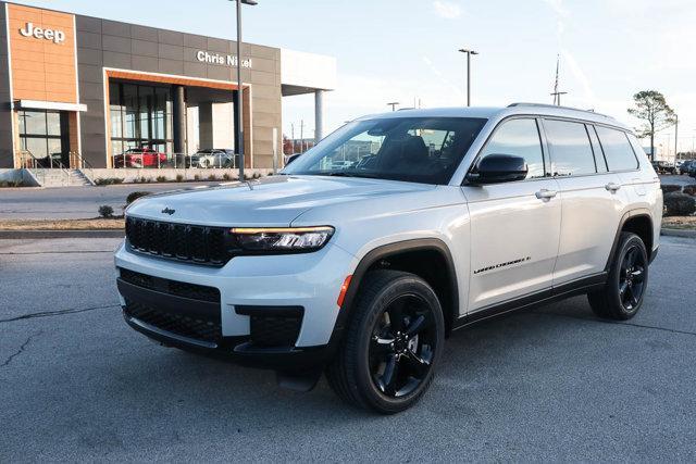 new 2024 Jeep Grand Cherokee L car, priced at $42,298