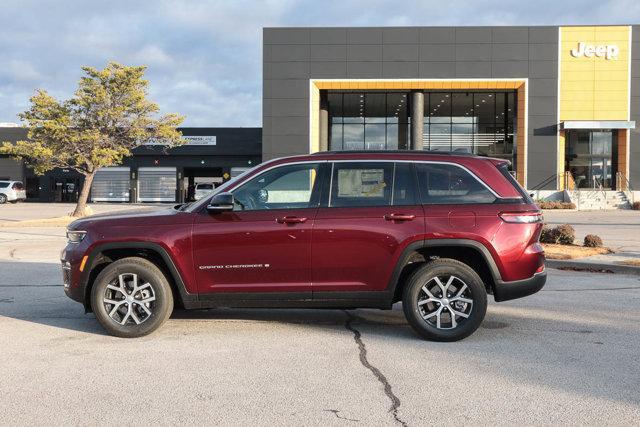 new 2025 Jeep Grand Cherokee car, priced at $45,708