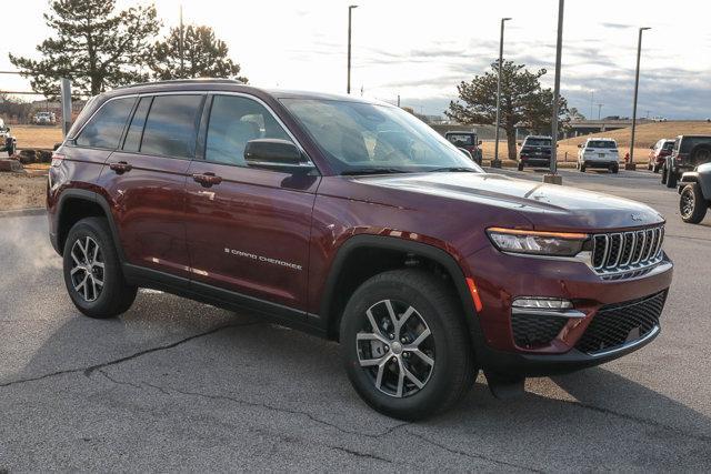 new 2025 Jeep Grand Cherokee car, priced at $45,708