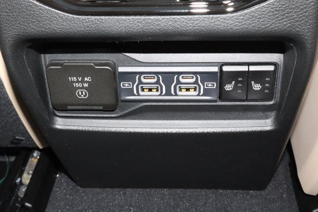 new 2025 Jeep Grand Cherokee car, priced at $47,593