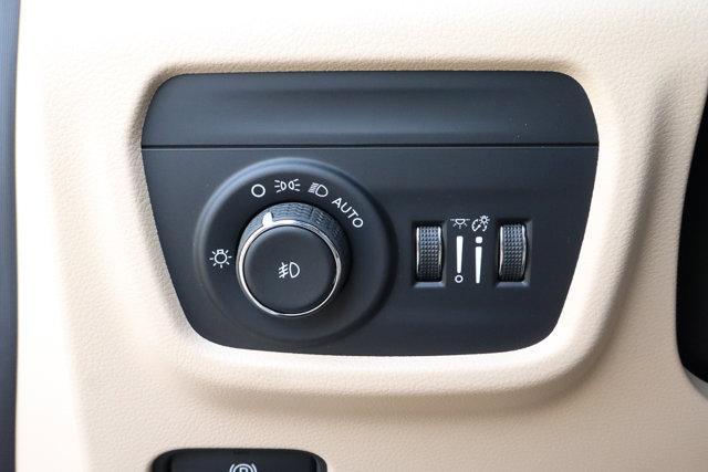 new 2025 Jeep Grand Cherokee car, priced at $47,593