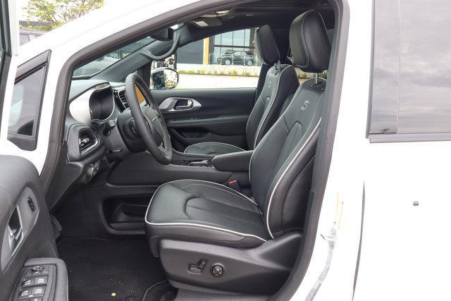new 2026 Chrysler Pacifica car, priced at $51,913