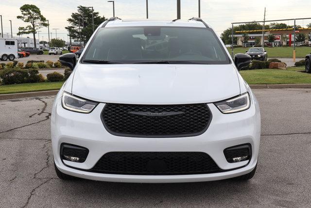 new 2026 Chrysler Pacifica car, priced at $51,913
