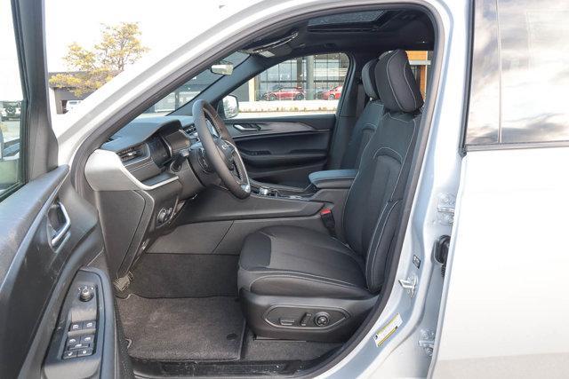 new 2025 Jeep Grand Cherokee car, priced at $35,238