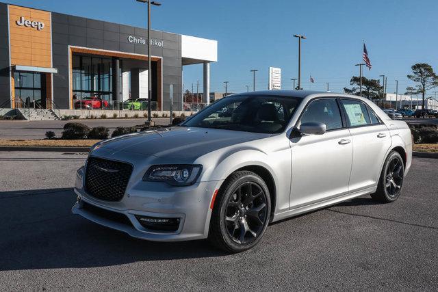 new 2023 Chrysler 300 car, priced at $35,328