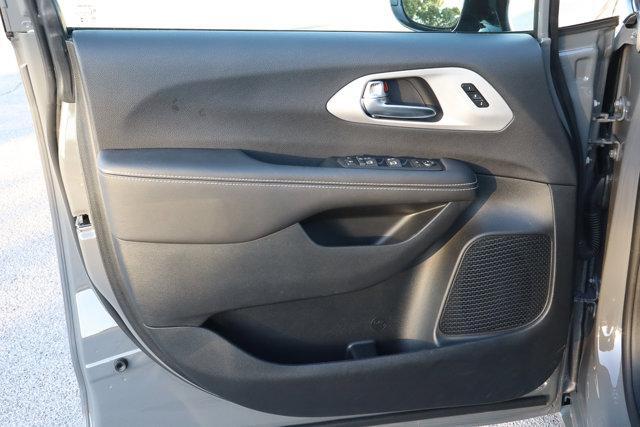 new 2025 Chrysler Pacifica car, priced at $46,988