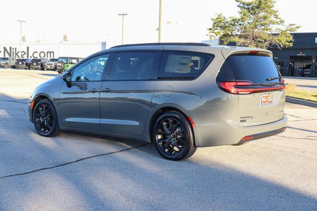 new 2025 Chrysler Pacifica car, priced at $46,988