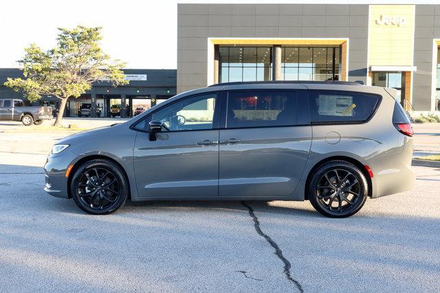 new 2025 Chrysler Pacifica car, priced at $46,988