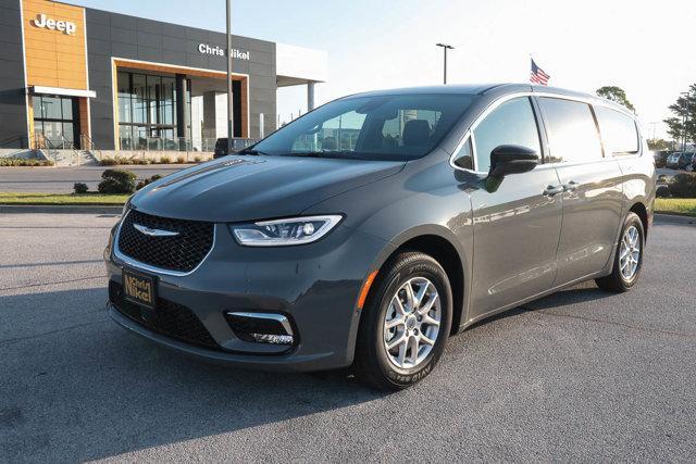 new 2025 Chrysler Pacifica car, priced at $40,459