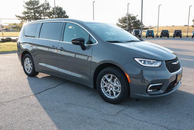 new 2025 Chrysler Pacifica car, priced at $40,459