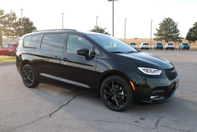 new 2025 Chrysler Pacifica car, priced at $43,469