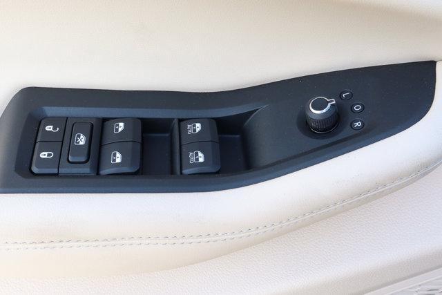 new 2025 Jeep Grand Cherokee car, priced at $47,988