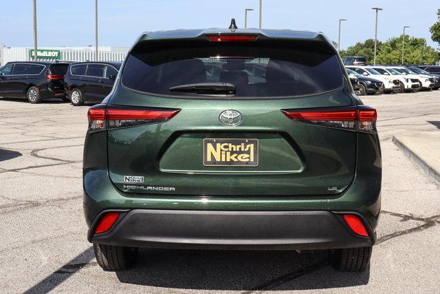 used 2023 Toyota Highlander car, priced at $32,488