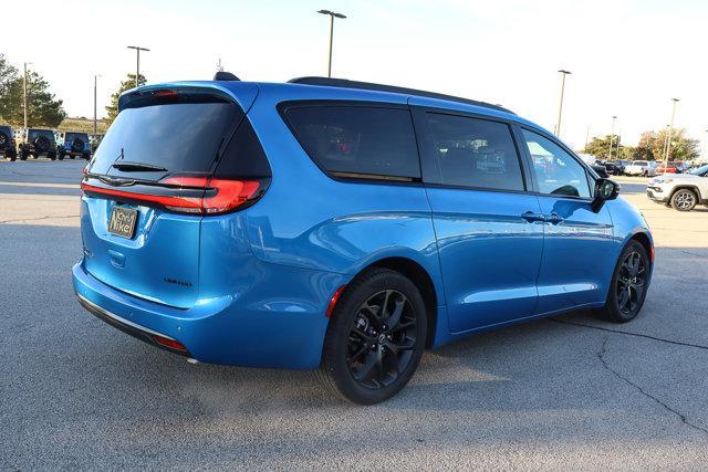 new 2026 Chrysler Pacifica car, priced at $52,814