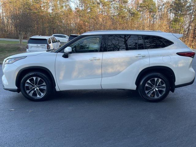 used 2020 Toyota Highlander car, priced at $28,225