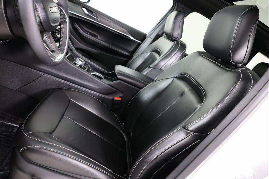 used 2024 Jeep Grand Cherokee car, priced at $38,500