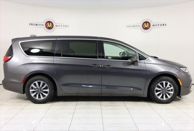 used 2022 Chrysler Pacifica Hybrid car, priced at $26,995