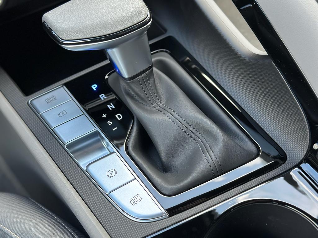 new 2025 Hyundai ELANTRA HEV car, priced at $25,904