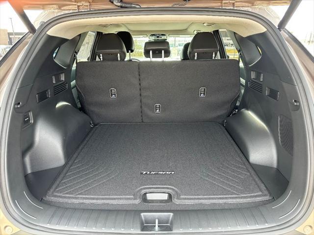 new 2025 Hyundai TUCSON Hybrid car, priced at $43,505