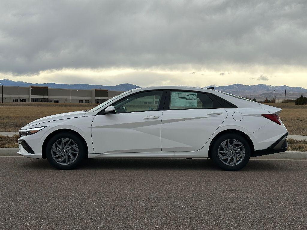 new 2025 Hyundai ELANTRA HEV car, priced at $25,703