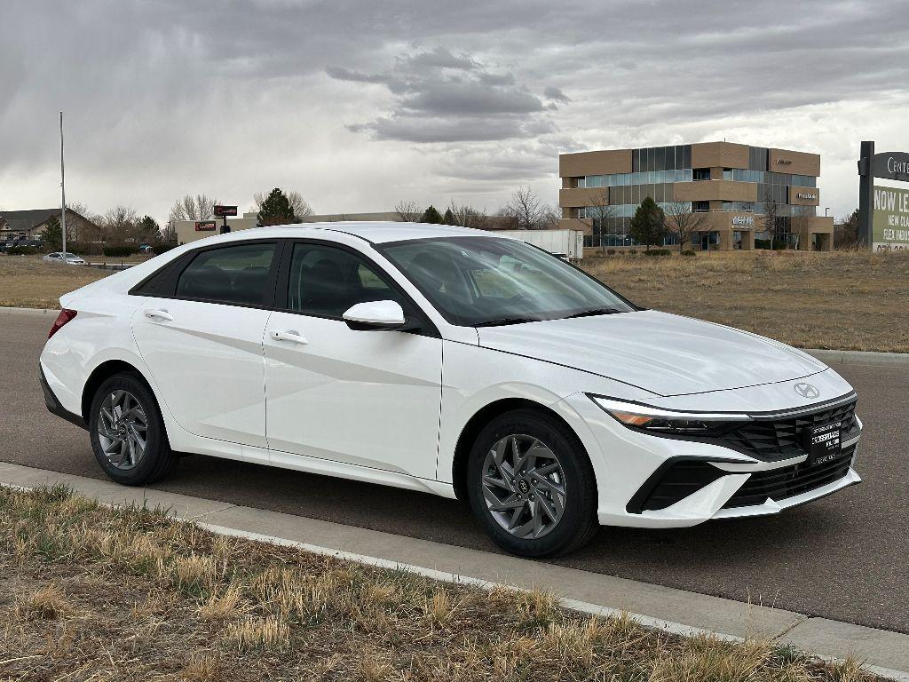 new 2025 Hyundai ELANTRA HEV car, priced at $25,703