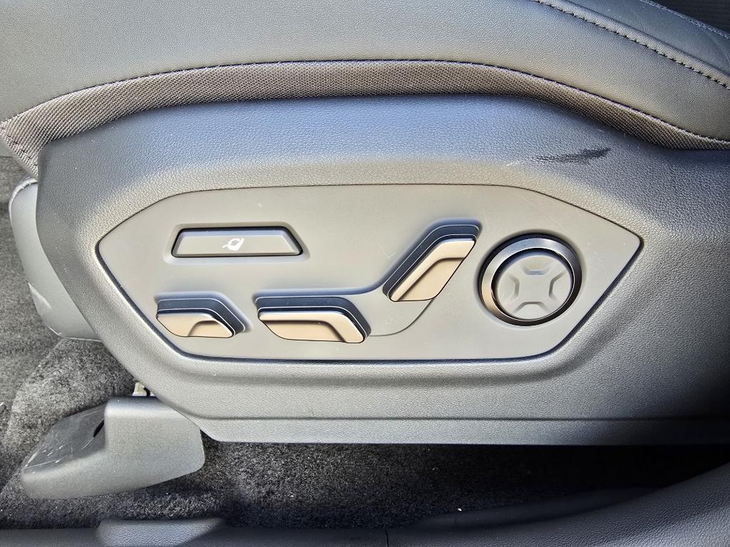 new 2026 Hyundai SANTA FE HEV car, priced at $52,680