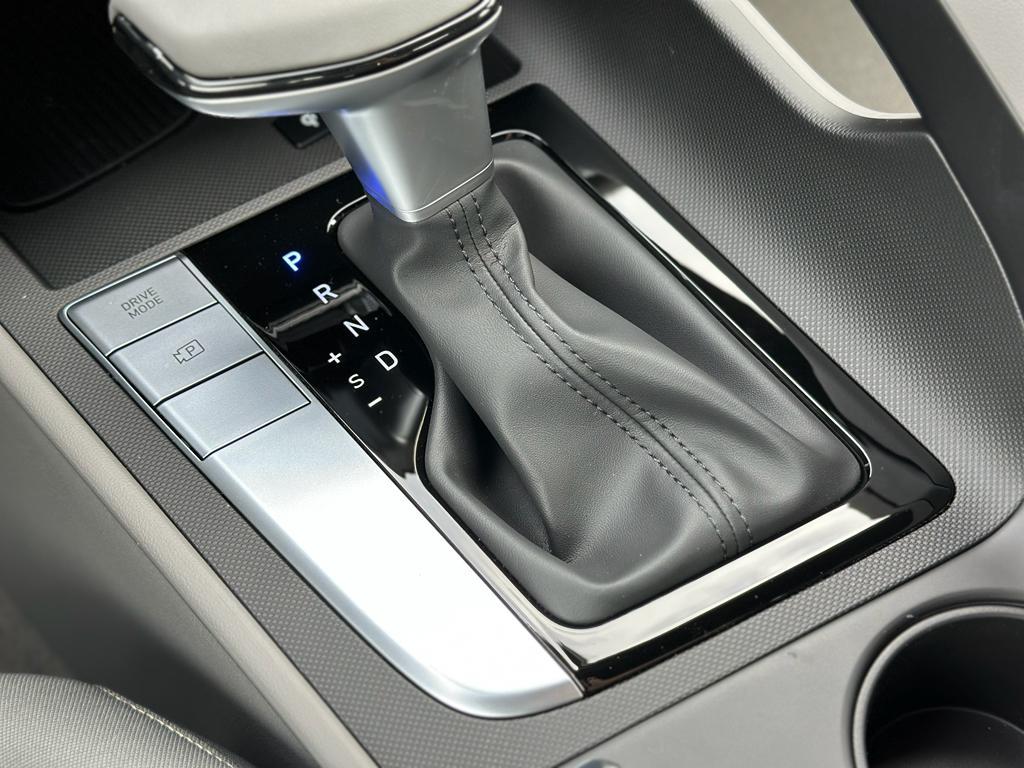 new 2025 Hyundai Elantra car, priced at $23,184