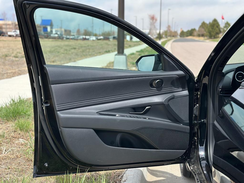 new 2025 Hyundai ELANTRA HEV car, priced at $27,583