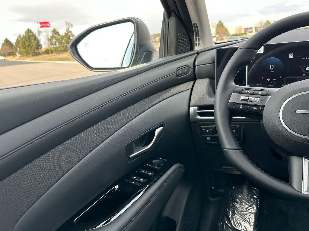 new 2025 Hyundai TUCSON Hybrid car, priced at $40,347