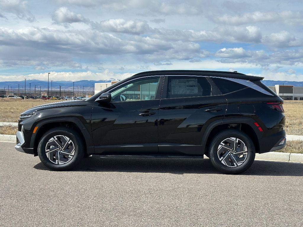 new 2025 Hyundai TUCSON Hybrid car, priced at $41,037
