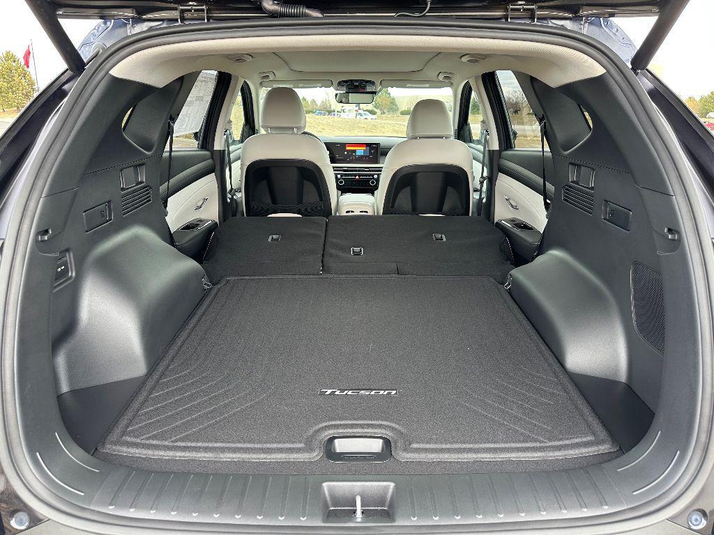 new 2025 Hyundai TUCSON Hybrid car, priced at $41,037