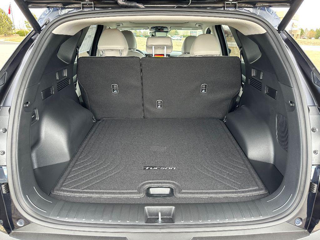 new 2025 Hyundai TUCSON Hybrid car, priced at $41,037
