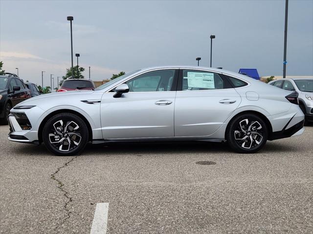 new 2024 Hyundai Sonata car, priced at $27,677