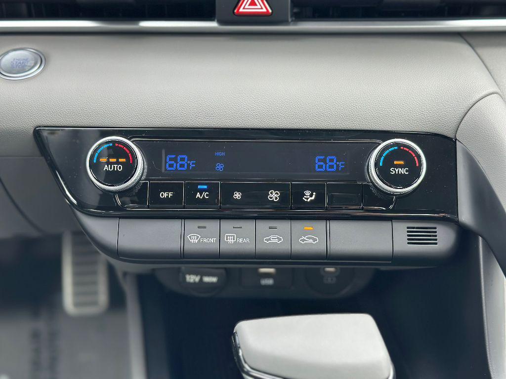 new 2025 Hyundai Elantra car, priced at $23,244