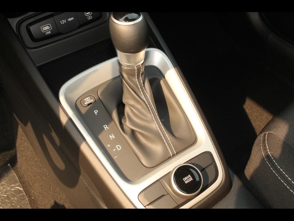 new 2025 Hyundai Venue car, priced at $22,817