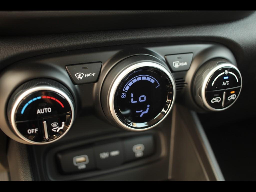 new 2025 Hyundai Venue car, priced at $22,817