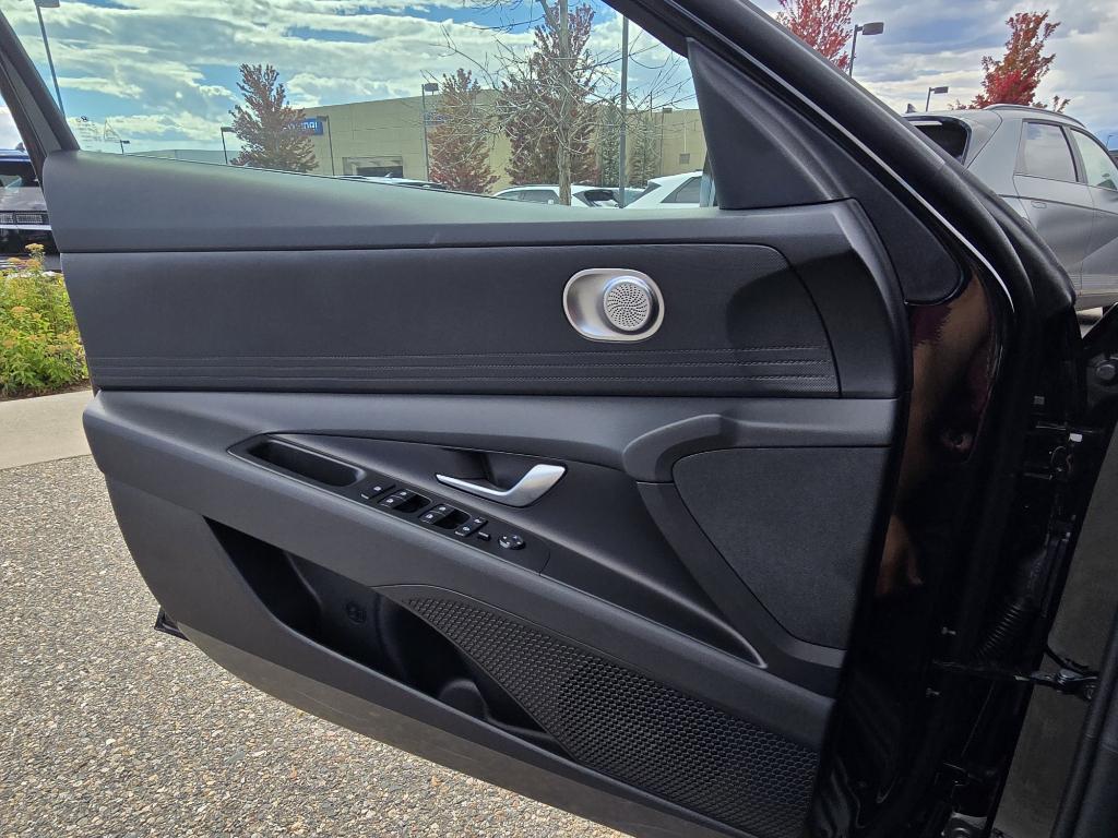 new 2025 Hyundai ELANTRA HEV car, priced at $25,457