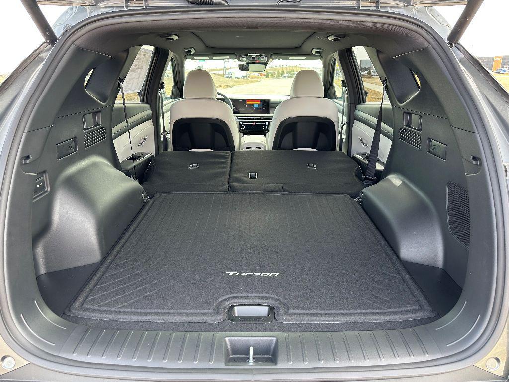 new 2025 Hyundai TUCSON Hybrid car, priced at $40,347