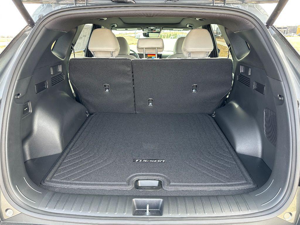 new 2025 Hyundai TUCSON Hybrid car, priced at $40,347